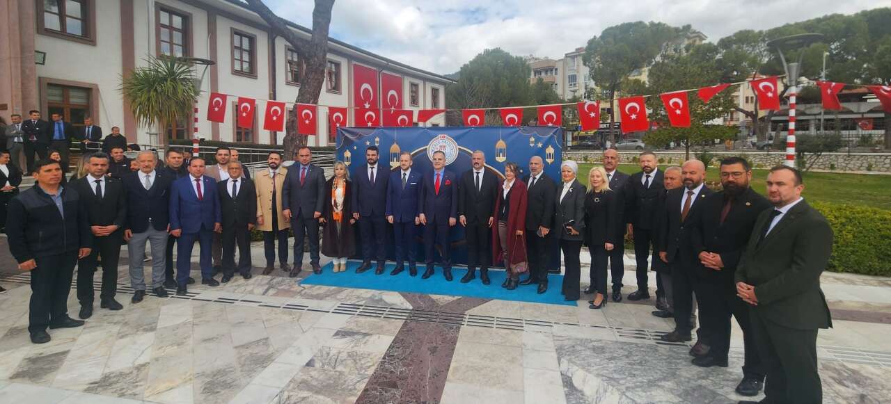 Muğla’da Protokol Bayramlaştı: Vali Akbıyık’tan Anlamlı Mesajlar 8